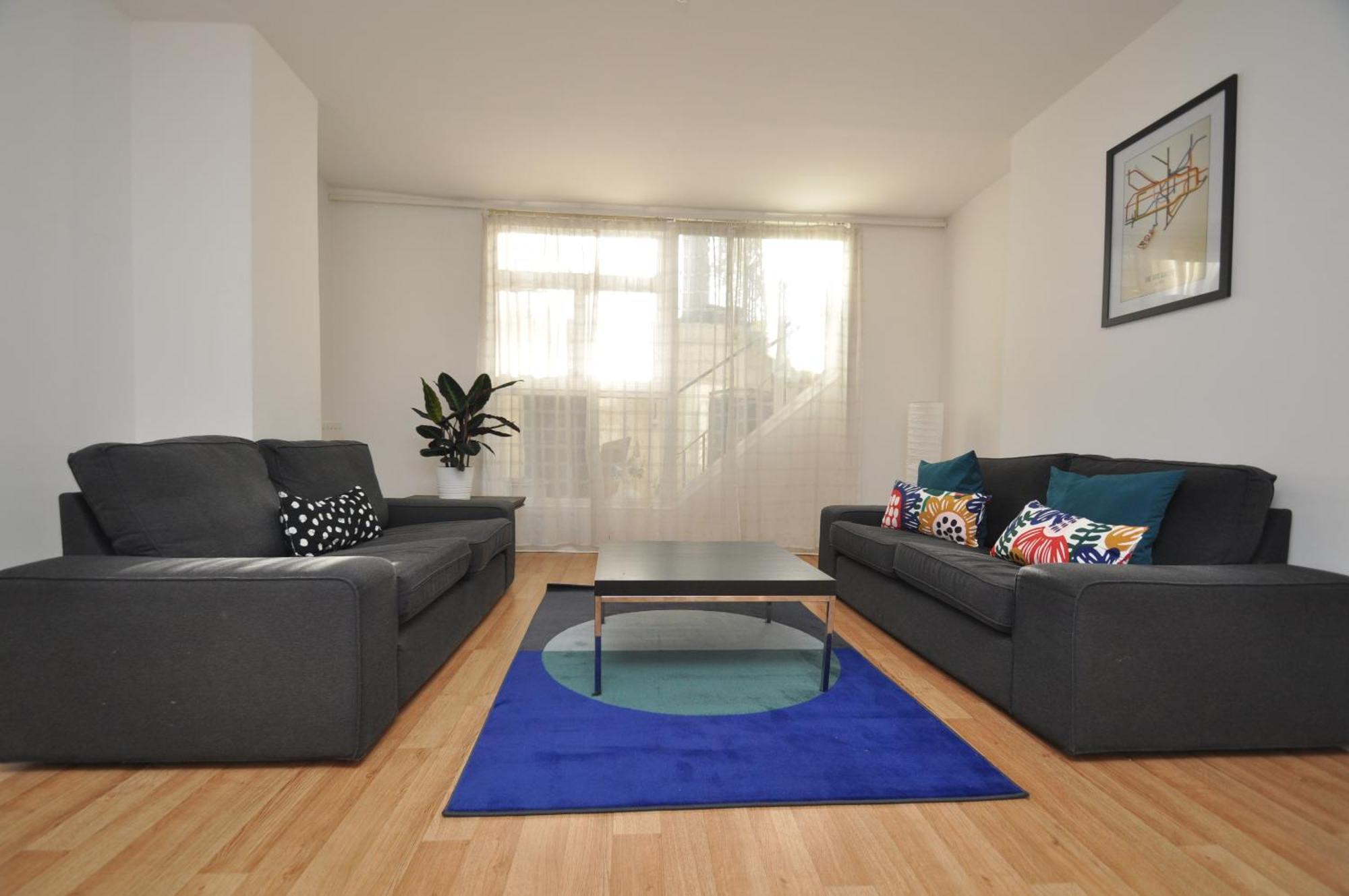 Апартаменты Large Garden Flat In The Heart Of Islington *