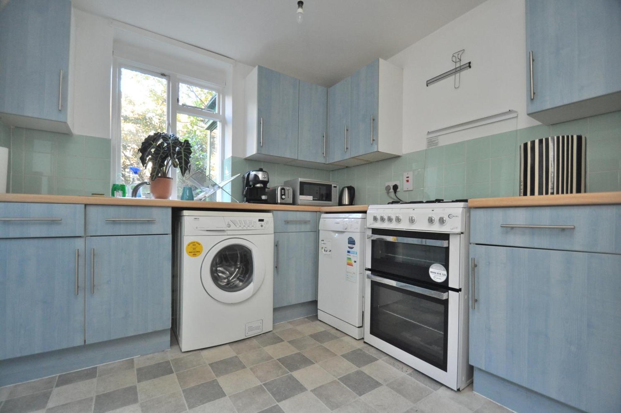 Апартаменты Large Garden Flat In The Heart Of Islington